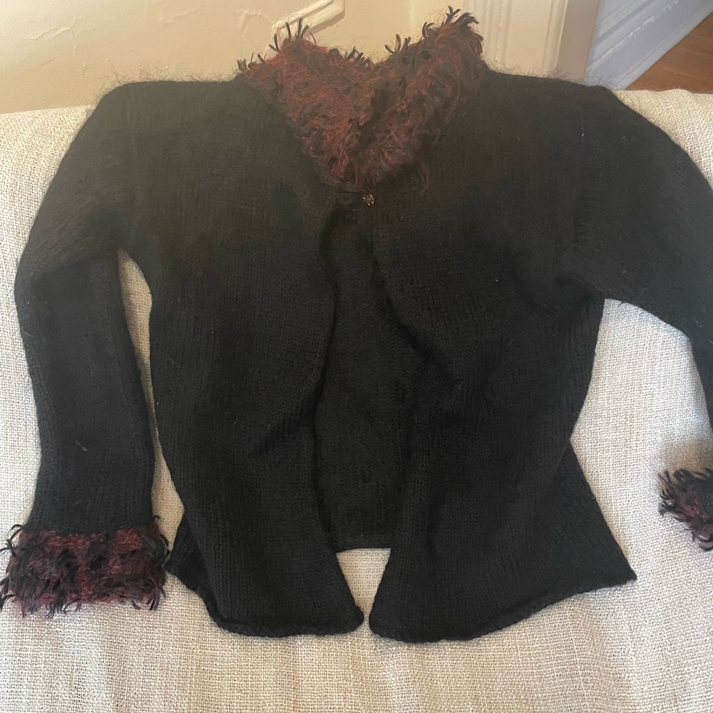Beautiful sweater (bolera) bought in the 80s. Perfect condition.